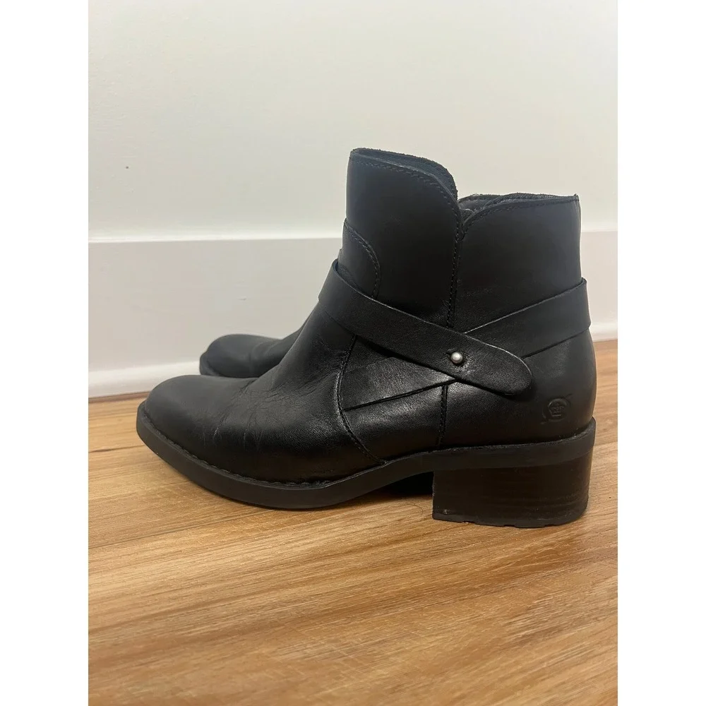 Born Kerri Ankle Boots Wm 8M Black Leather Harness Side Zip Lug Grunge Goth Y2K